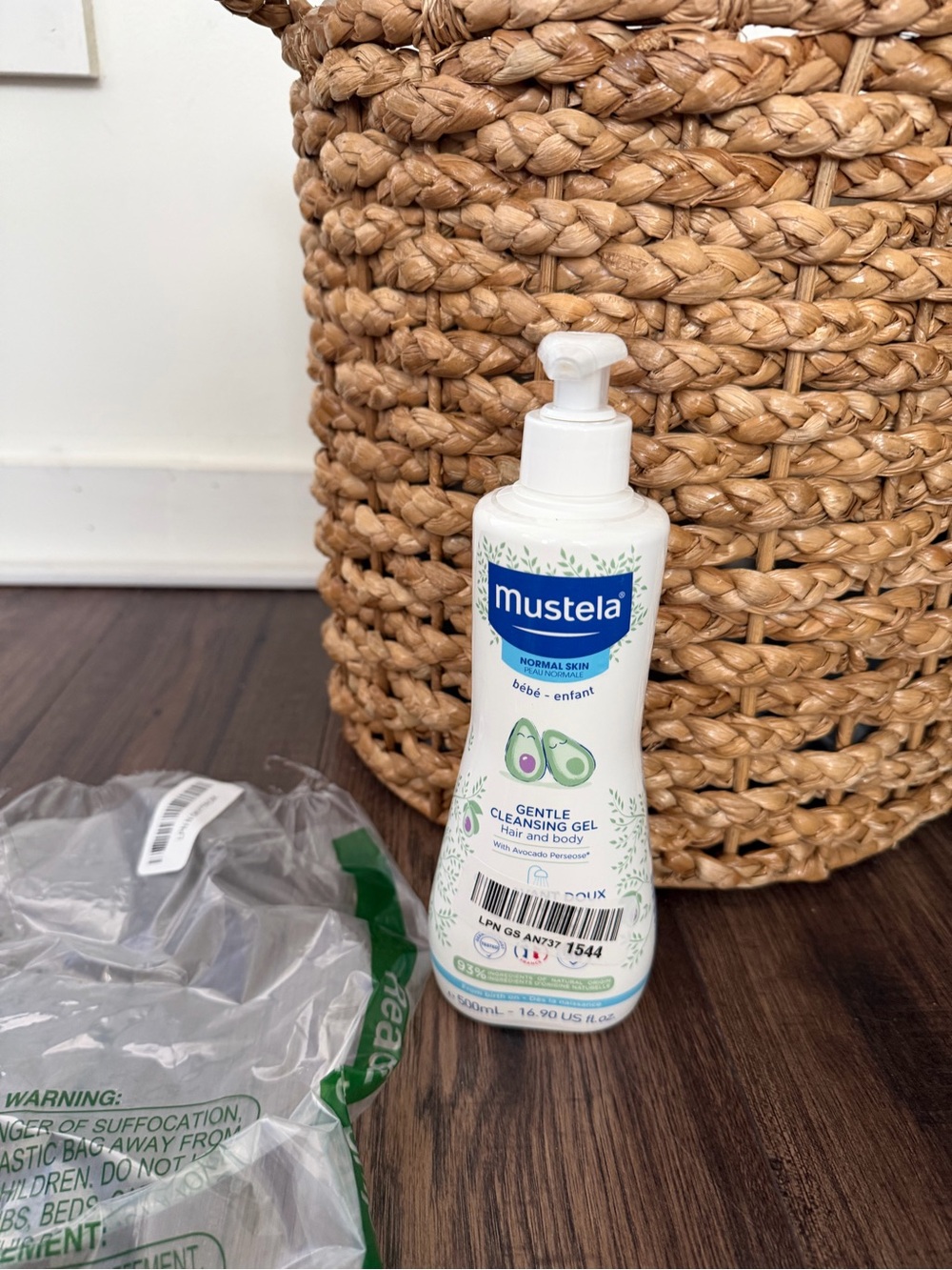 Mustela Baby Gentle Cleansing Gel Hair and Body Wash 16.9 Fl Oz New